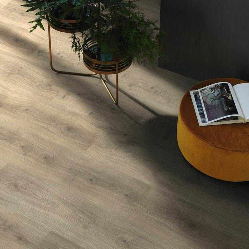 HARO Tritty 200 Aqua Gran via 4V-Laminatgulve-Haro-Emilia Fjøjlsgrå-Egulve