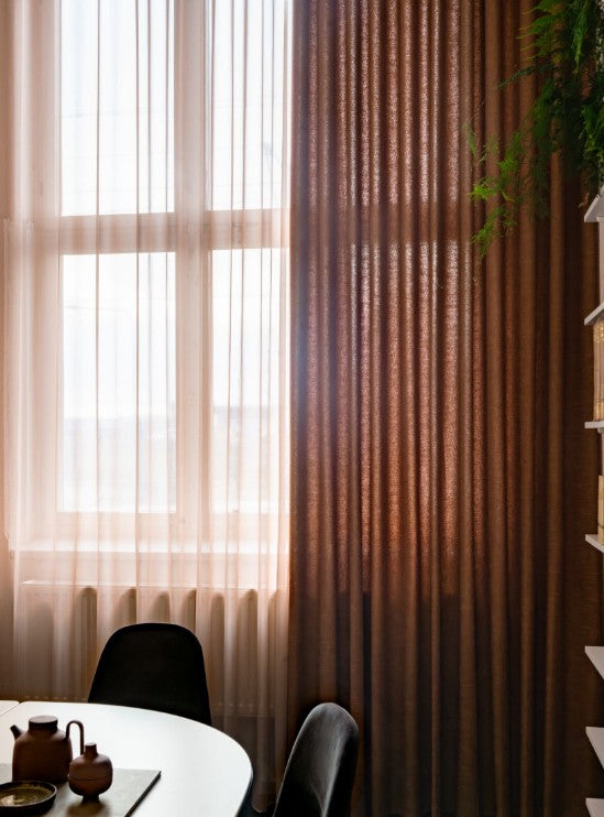 Få gardiner målt hjemme hos dig